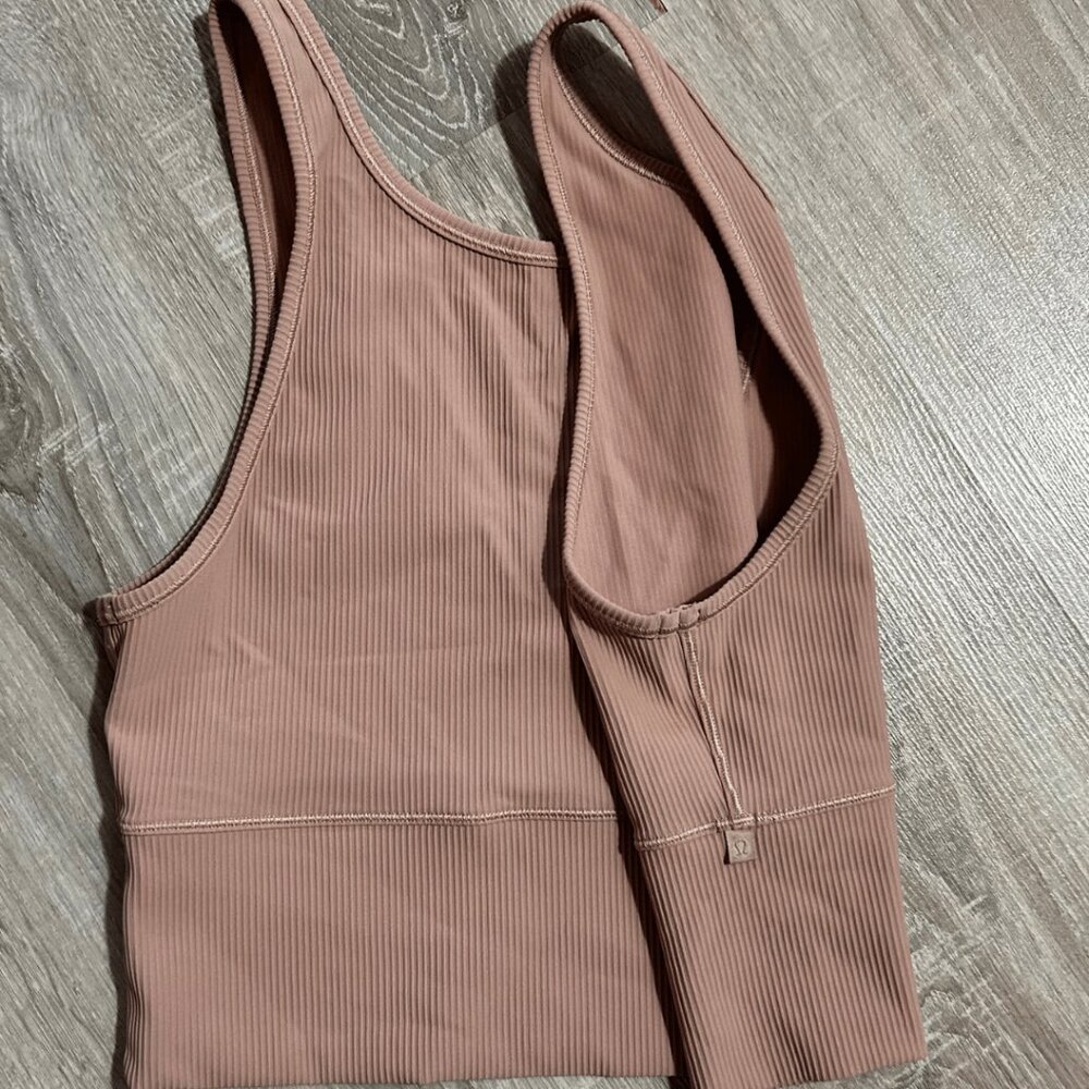 Lululemon Ribbed Workout Top - Picture 3 of 4